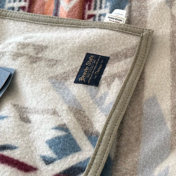 Pendleton Multicolor Patterned Blanket - Picture 6 of 11